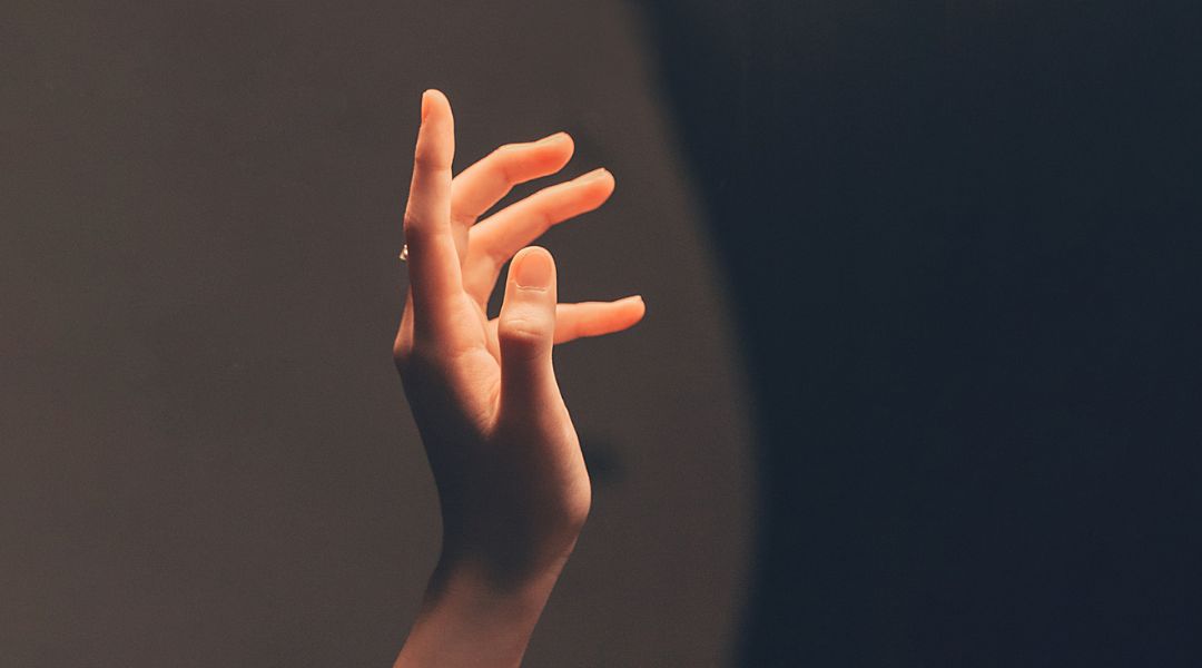 Riproduzione dei gesti della mano in tempo reale con dispositivo simile a Kinet