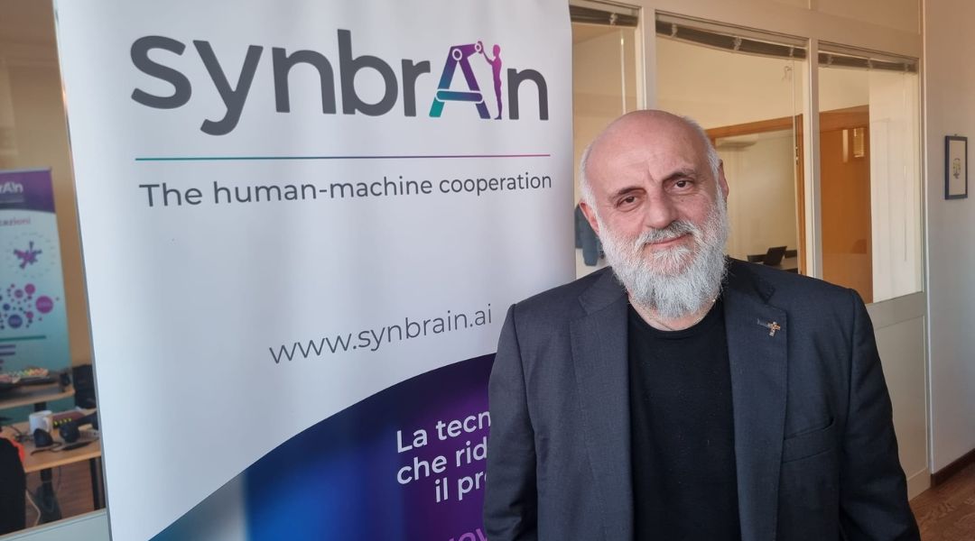 Roberto Pagani - CEO synbrAIn - durante l'intervista a Tracce